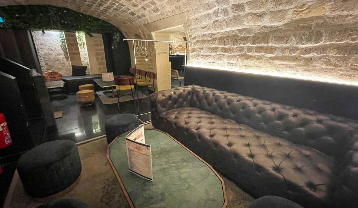 les-dessous-de-bastille-2042