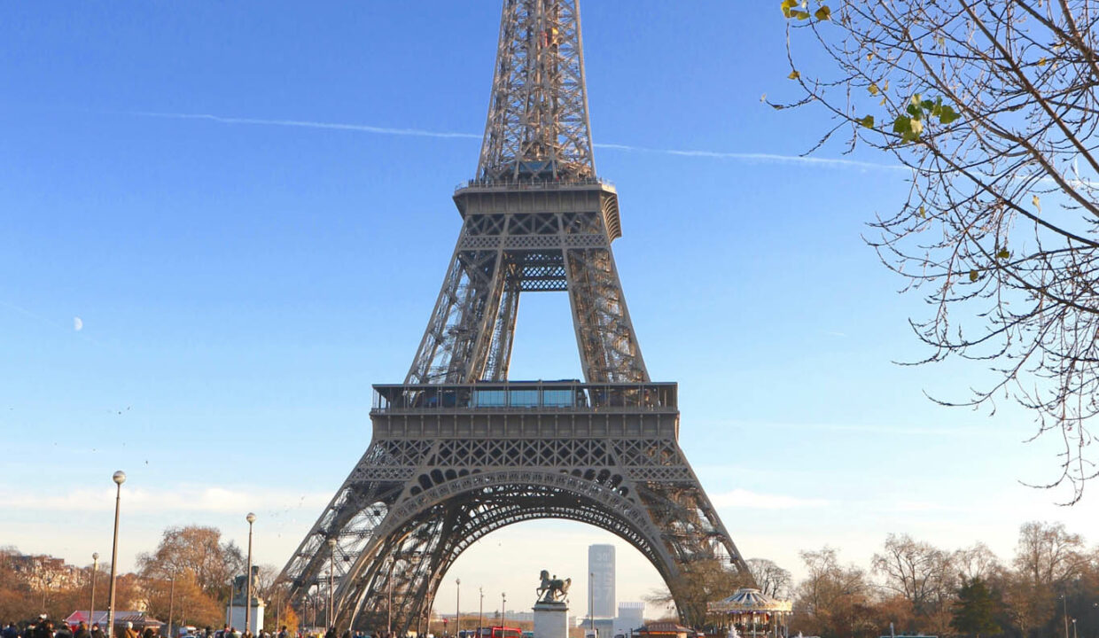 la-peniche-d-evelyne-tour-eiffel