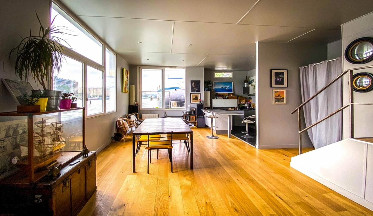 la-peniche-de-philippe-1AF